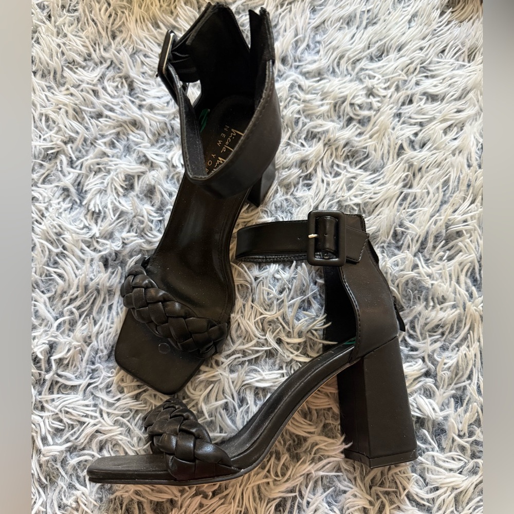 Nicole Miller Black Leather Shoes